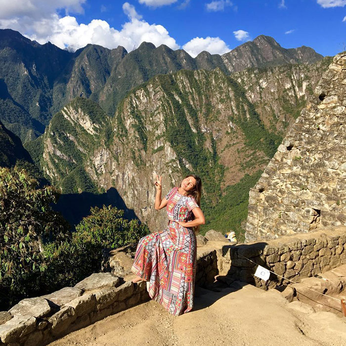 Livia Andrade comemora aniversário em Machu Picchu