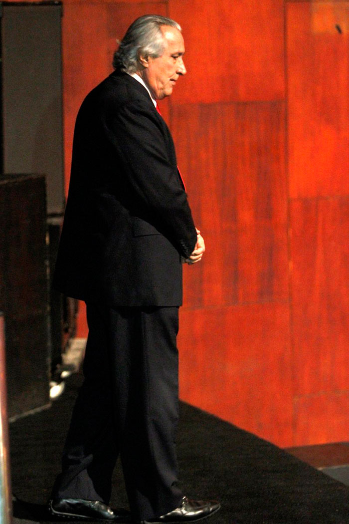 Familiares e amigos se despedem de Elke Maravilha no Rio