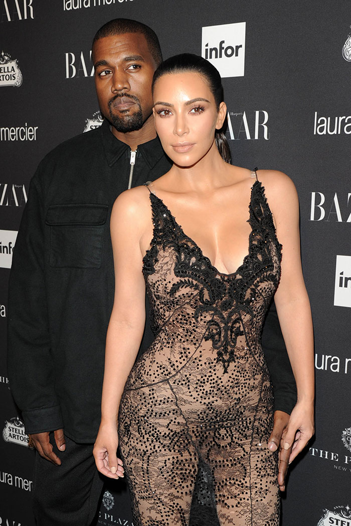 Deusa! Kim Kardashian aposta em look transparente
