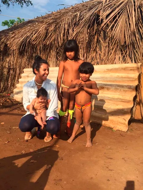 Yanna Lavigne visita aldeia indígena para compor personagem