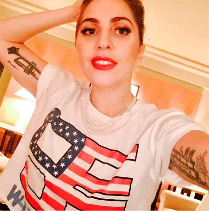 Ativa durante campanha política, Lady Gaga incentivou os fãs a votarem 