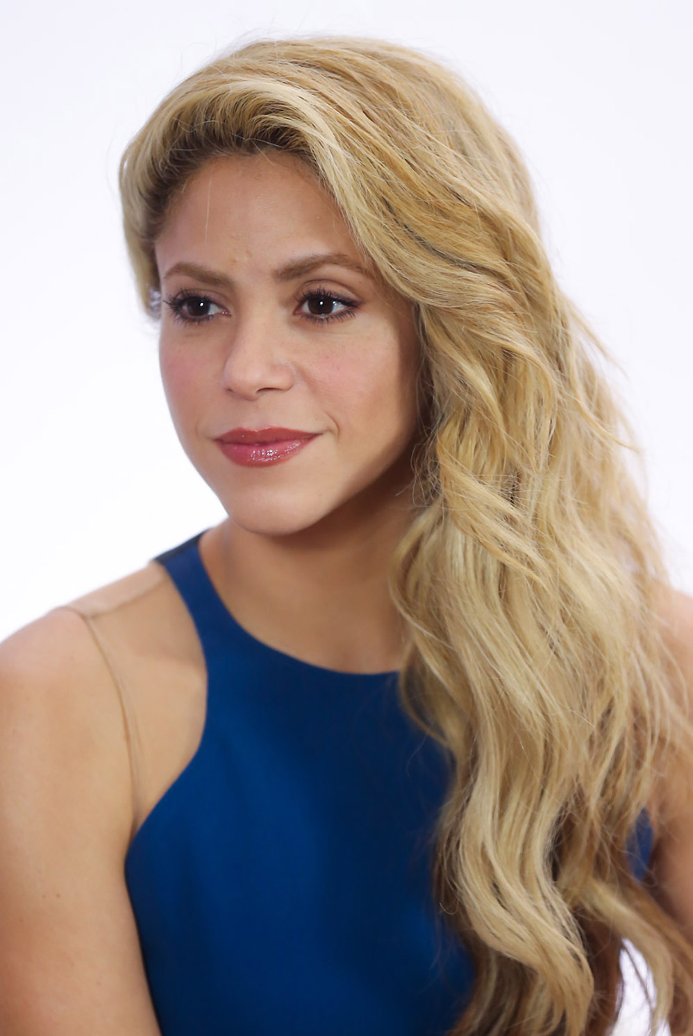 Shakira esbanja estilo durante lançamento de perfume no Brasil