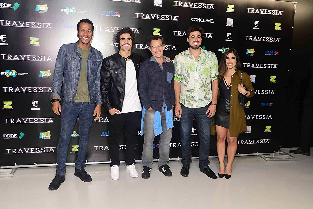 Elenco do filme Travessia, na pré-estreia do filme em São Paulo