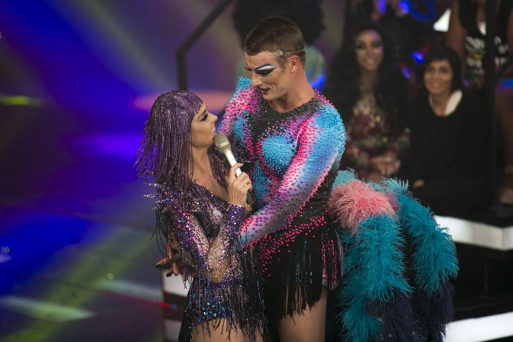 Até o bonitão do Rodrigo Hilbert se vestiu de drag queen para o programa Amor & Sexo, de sua esposa Fernanda Lima
