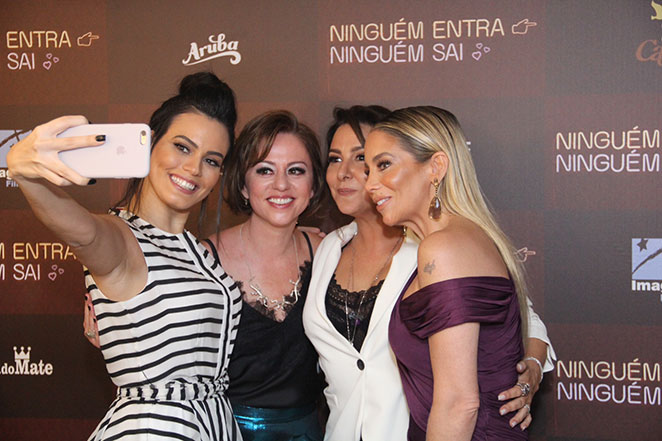 Ana Carolina prestigia a estreia de Leticia Lima no cinema