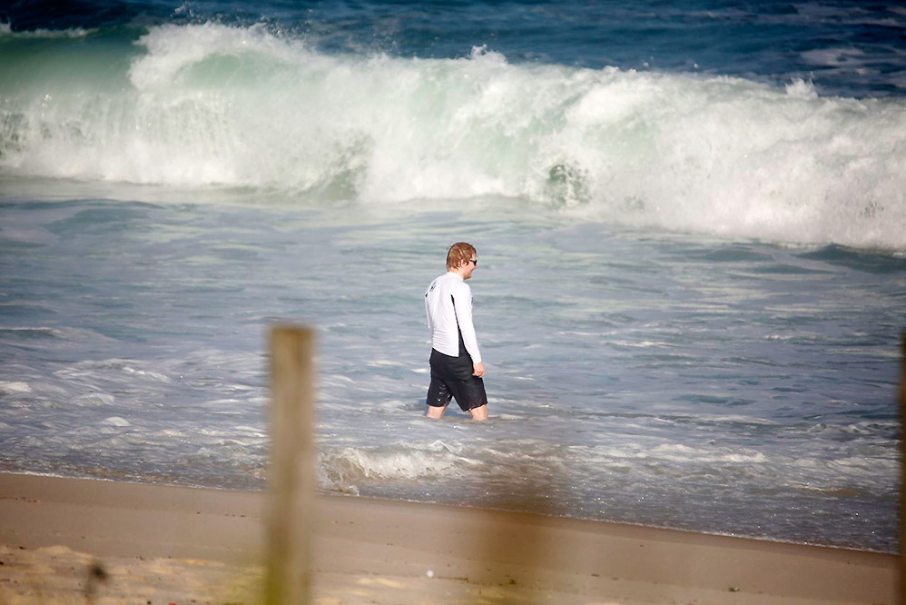 Ed Sheeran entrou no mar