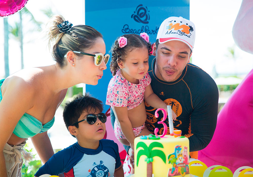 Wesley Safadão comemora aniversário da filha no Beach Park