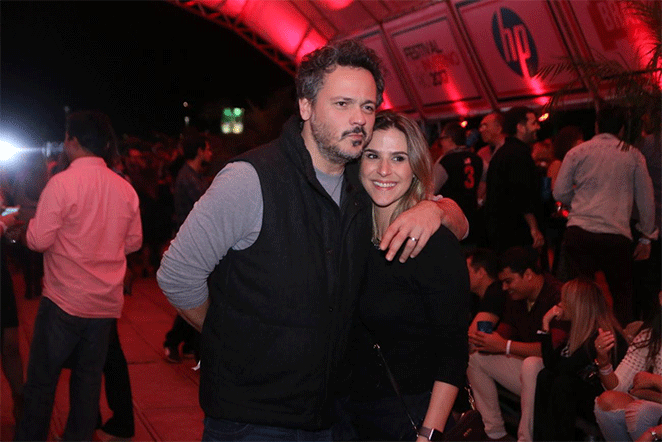 Danton Mello e esposa curtem Festival de Inverno no Rio