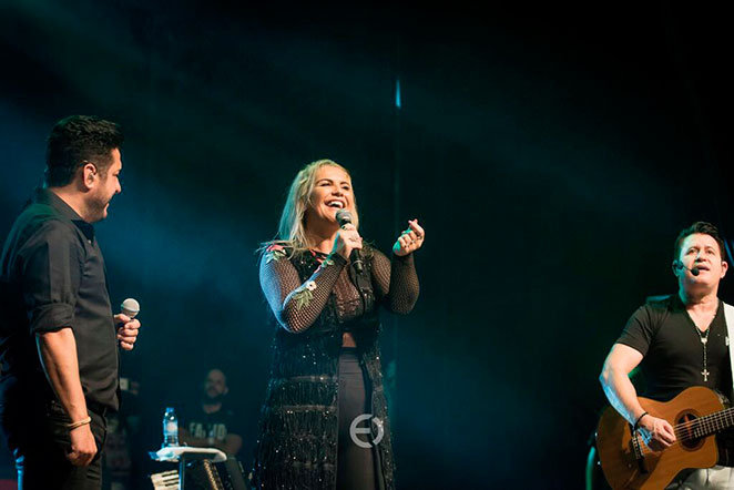 Katia Aveiro canta com Bruno & Marrone em Lisboa