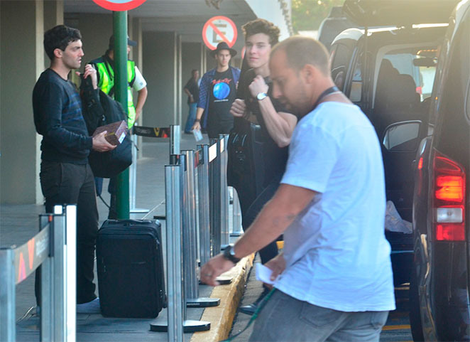 Shawn Mendes deixa o Brasil e viaja rumo ao México