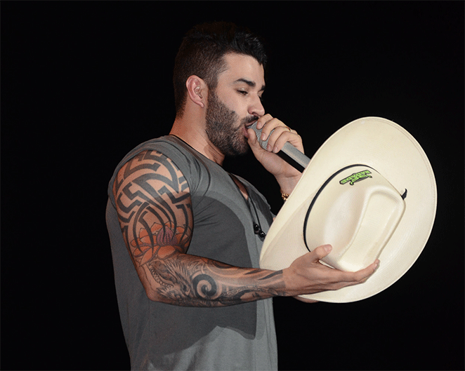 Gusttavo Lima se apresenta no Festeja 2017