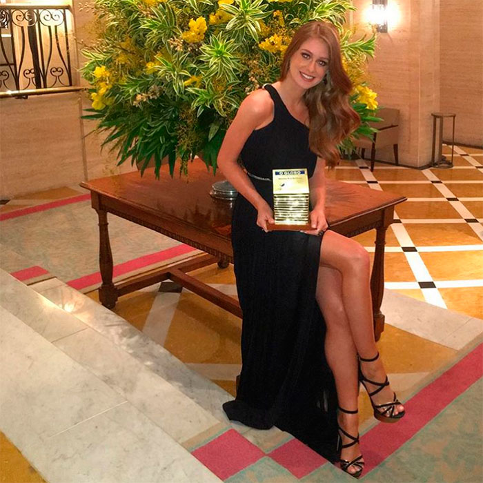 Marina Ruy Barbosa foi um lacre só ao receber o prêmio Faz Diferença, do Jornal O Globo