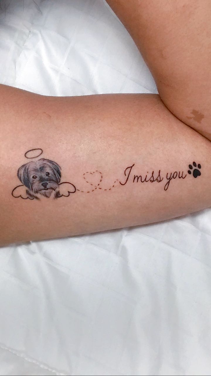 Evelyn Regly aposta em bela tatuagem para homenagear pet