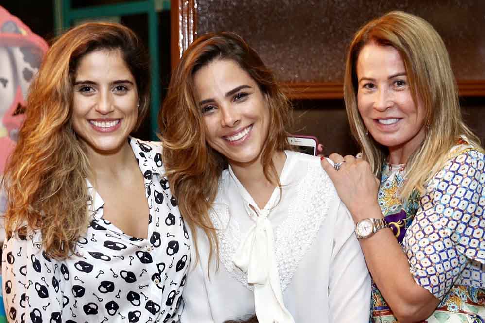 Zilu com as filhas, Camila e Wanessa Camargo