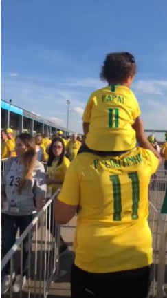 Maria Coutinho homenageou o papai com camisa da Seleção