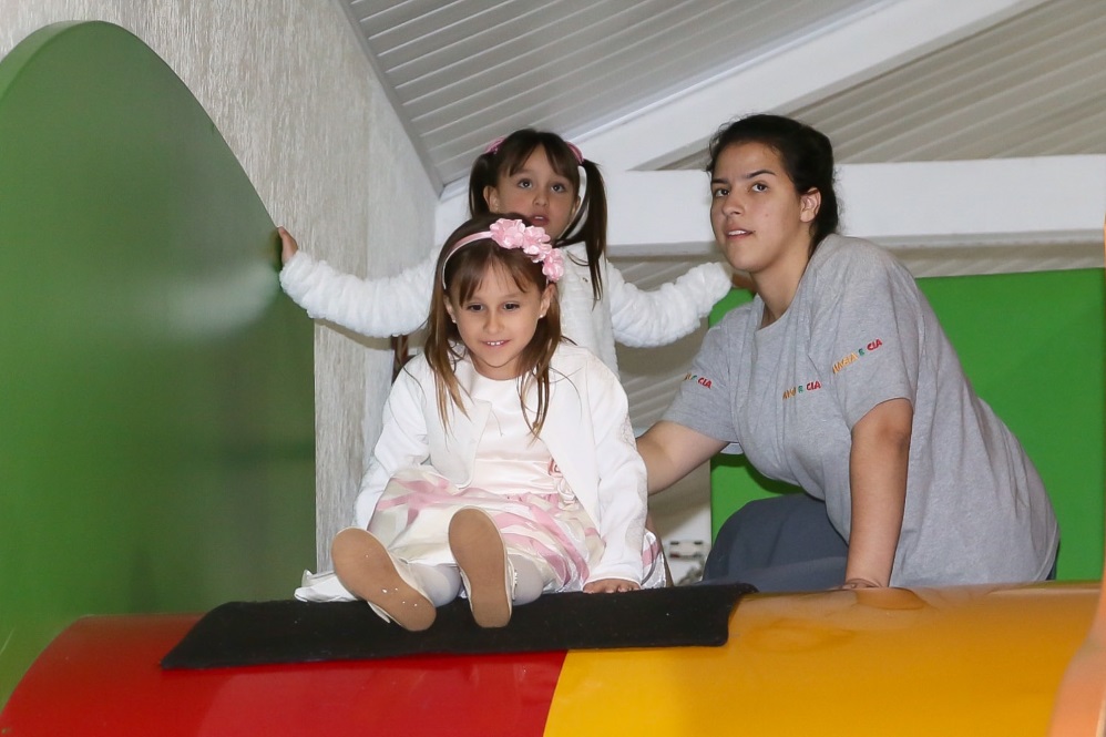 Valentina Muniz comemora quatro aninhos com festança