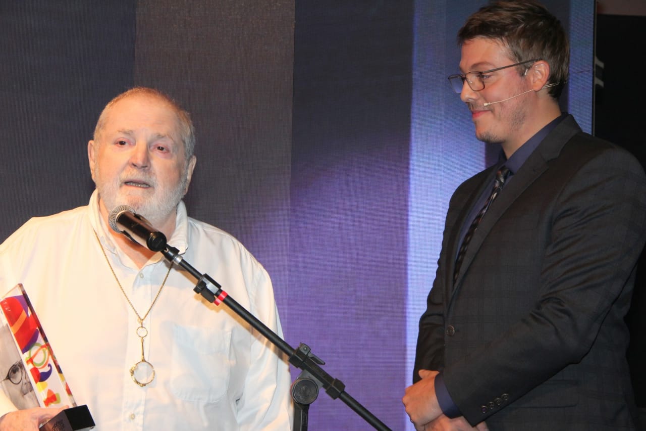 Jô Soares é homenageado no Prêmio do Humor