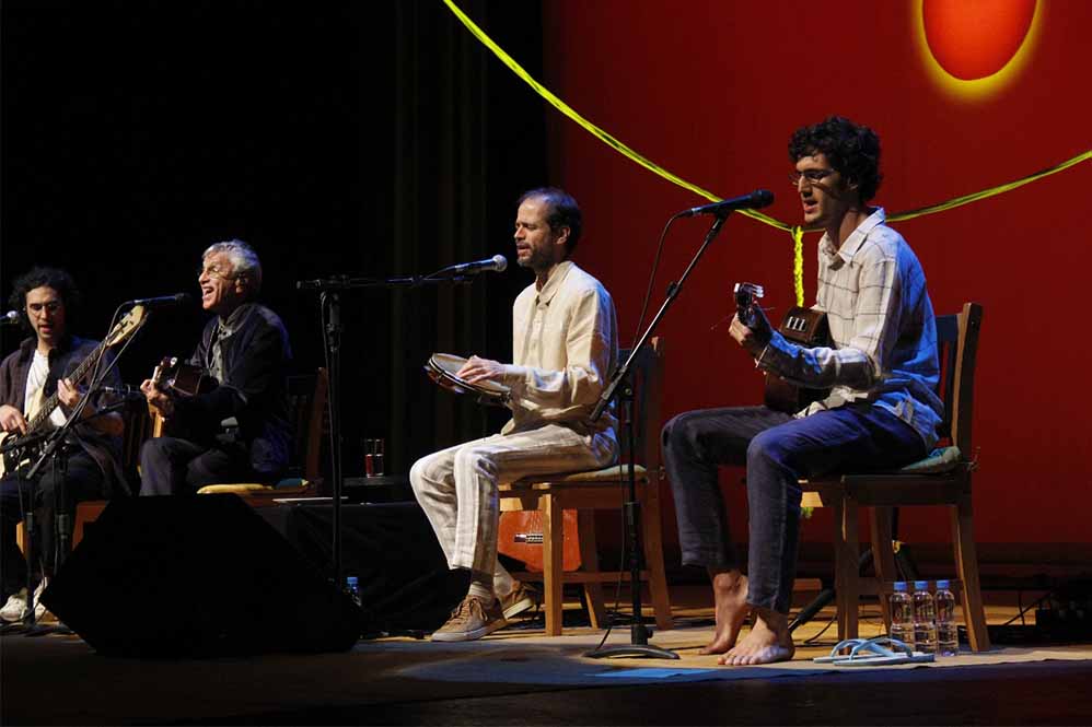 Caetano Veloso recebe amigos famosos em show