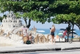 <strong>Grazi Massafera curte manhã de sol com a filha na orla carioca</strong> - Ag News