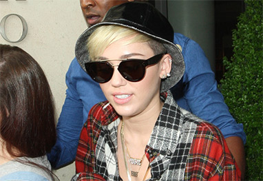 Miley Cyrus considerou mudar de nome após Hannah Montana - Bang