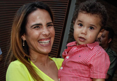 Wanessa leva seu herdeiro ao aniversário da filha de Ronaldo - Marcos Ribas/Photo Rio News