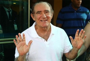 Renato Aragão recebe alta do hospital - Ag News