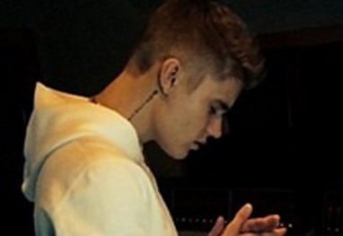 Justin Bieber faz nova tatuagem no pescoço - Reprodução Instagram