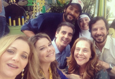 Emocionada, Fernanda Souza se despede do elenco de Malhação - Reprodução/Instagram