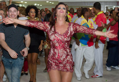 Viviane Araújo anima público em festa na quadra da Salgueiro - Alex Nunes/Divulgação