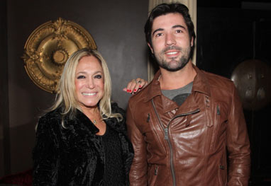 Juntos novamente, Susana Vieira e Sandro Pedroso curtem show de Anitta - AgNews