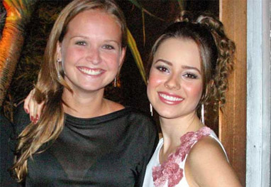 Fernanda Rodrigues visita Sandy na maternidade - Ag News