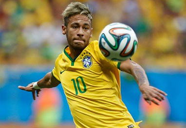 Bola de bronze! Neymar leva troféu por ter sido um dos artilheiros da Copa