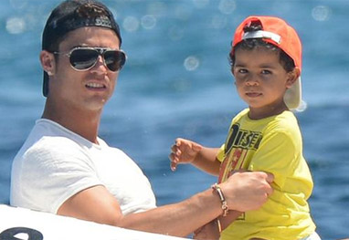 Filho de Cristiano Ronaldo não conhece a própria mãe