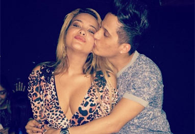 Geisy Arruda capricha no decote para cair na noite de Fortaleza - Reprodução/Instagram