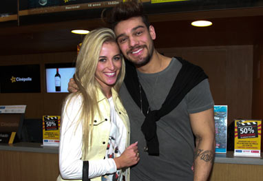 Lucas Lucco vai bem acompanhado assistir pré-estreia, em São Paulo - Cláudio Augusto/Photo Rio News