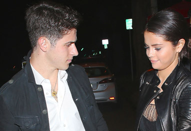 Selena Gomez flagrada em jantar romântico com o ator David Henrie - Grosby Group