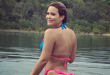 Geisy Arruda toma banho de rio em Curitiba - Reprodução/Instagram