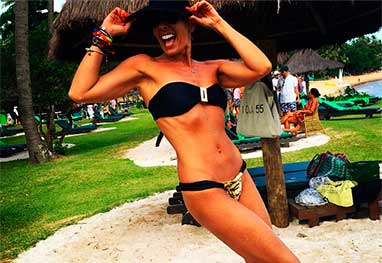 Adriane Galisteu exibe boa forma em férias na Bahia - Reprodução/Instagram