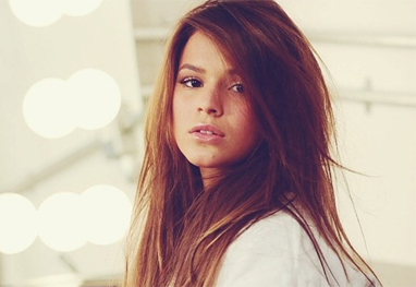 Jornal diz que cervejaria pode dispor de R$ 100 mil para ter Bruna Marquezine em seu camarote - Reprodução