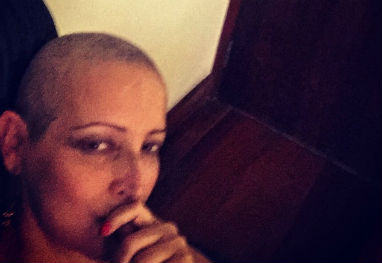 Betty Lago posa com a cabeça raspada e agradece apoio dos fãs: ‘Vocês são incríveis!’ - Reprodução/Instagram