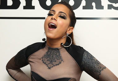 Anitta sensualiza antes e durante show, em São Paulo - Manuela Scarpa/Photo Rio News