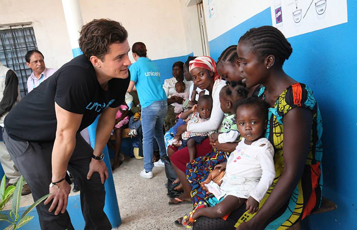Orlando Bloom visita comunidades afetadas pelo ebola - Reprodução/Facebook/UNICEF