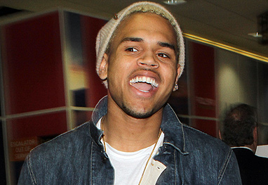 Chris Brown critica Kim Kardashian e Kanye West como pais - Grosby Group