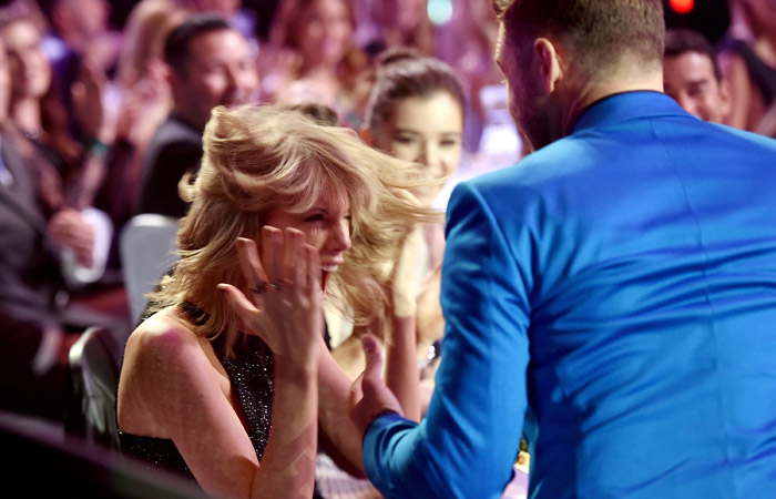 Taylor Swift ‘enlouquece’ ao ganhar prêmio - Getty Images