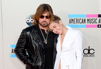 Saiba o que o pai de Miley Cyrus acha de seu namorado - Getty Images