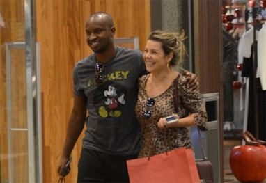 Fernanda Souza e Thiaguinho passeiam, em clima de romance - AgNews