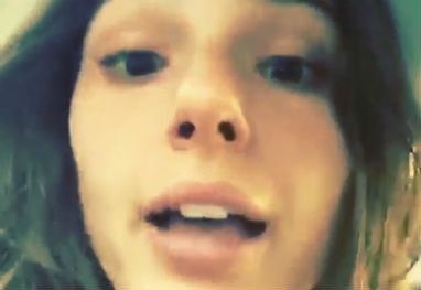 Isis Valverde se joga na onda do Dubsmash e lembra hit da internet. Assista! - Reprodução/Instagram