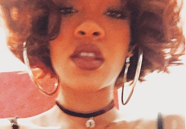 Rihanna muda o visual novamente - Reprodução/Instagram