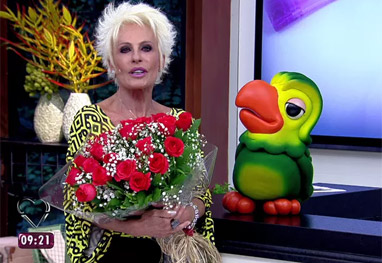 Ana Maria Braga cai no choro com homenagem dos filhos antes do Dia das Mães - Mais Você/TV Globo