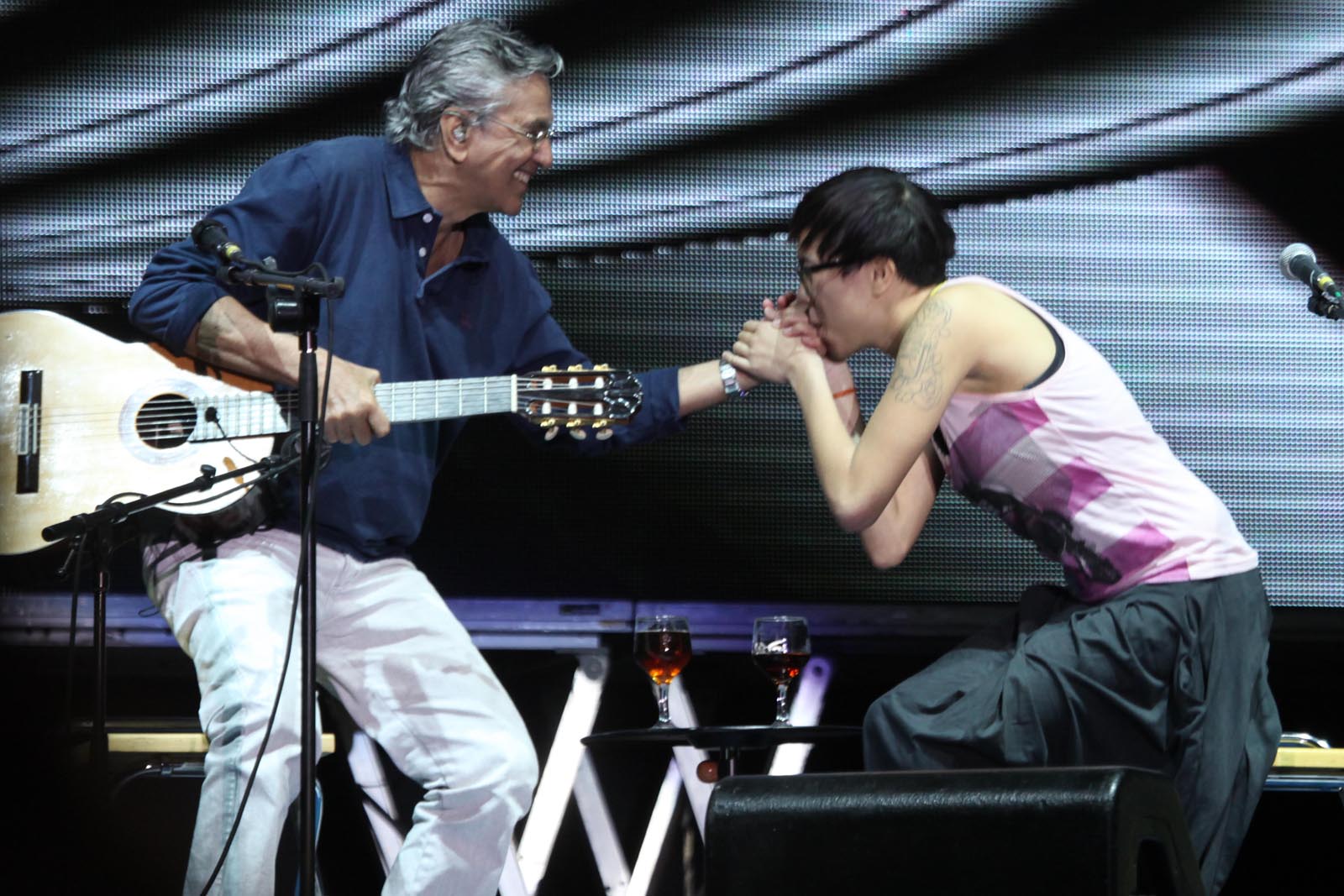 Maria Gadú dividiu o palco com Caetano Veloso